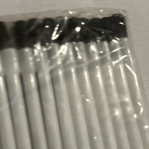 Lot Of Make-up Consultant Beauty Sample Brushes For lip & eye brushe Disposable - Picture 9 of 10